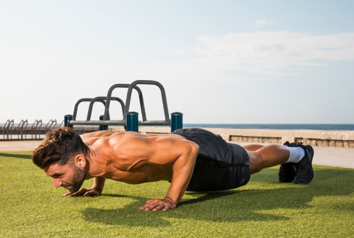 what muscles do push ups work