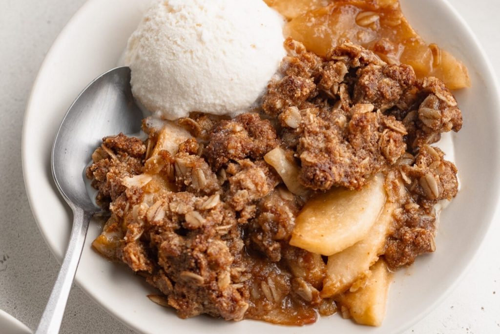 How to make a delicious fried apple crisp.